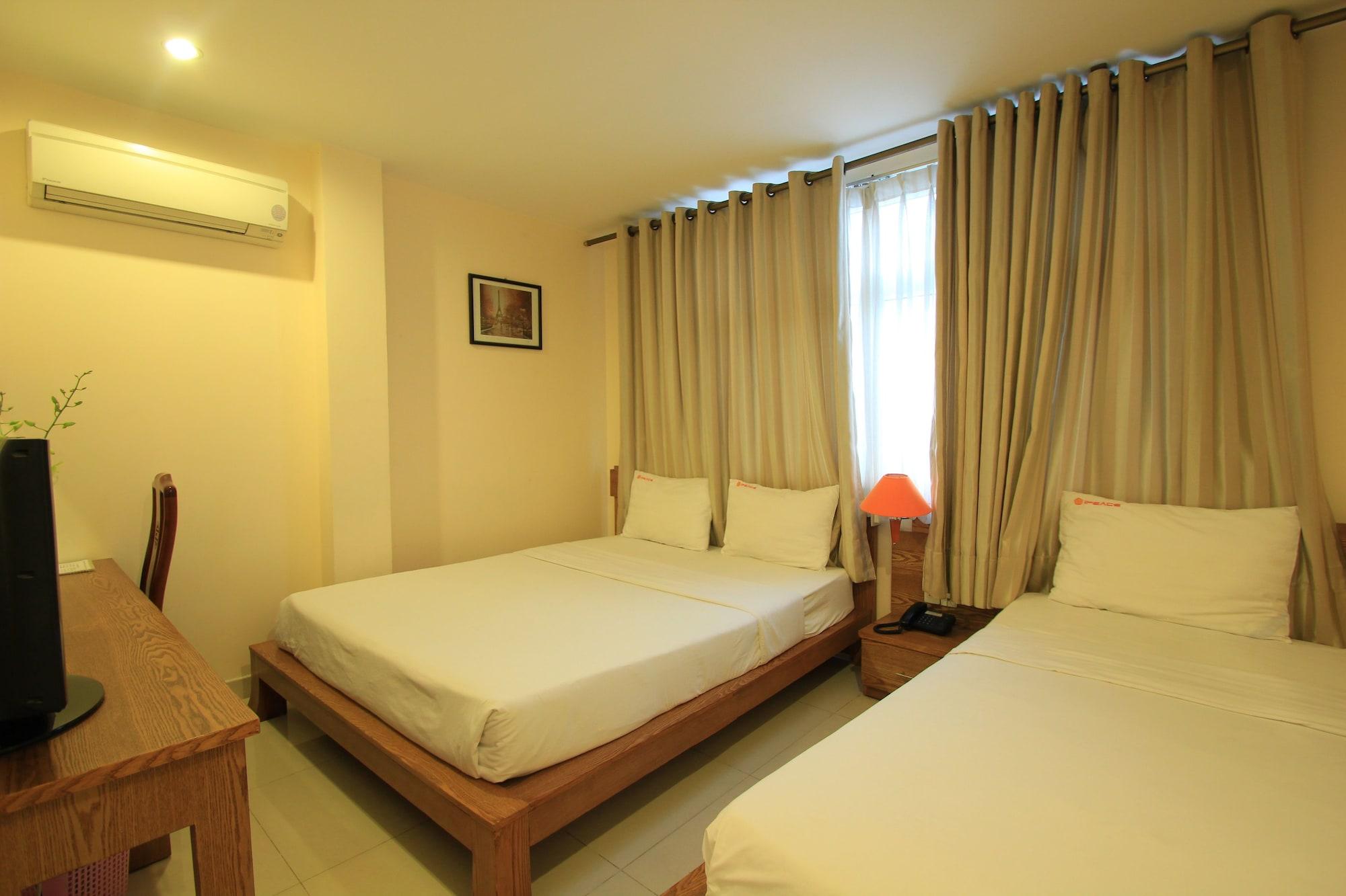 Ipeace Hotel - Bui Vien Walking Street Хошимін Екстер'єр фото