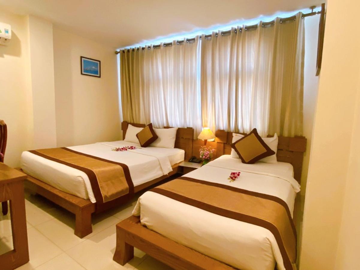 Ipeace Hotel - Bui Vien Walking Street Хошимін Екстер'єр фото