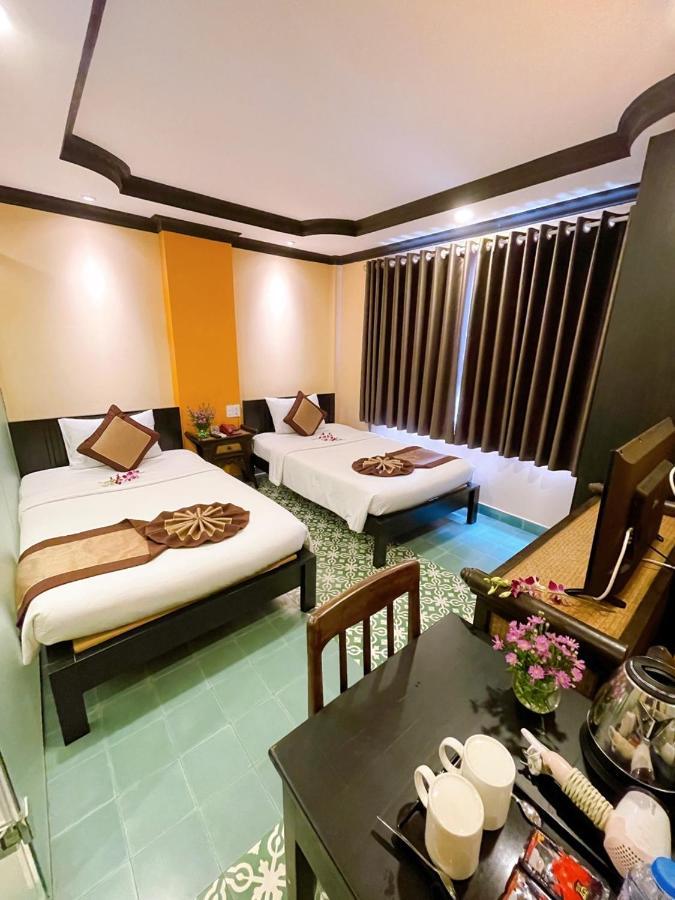 Ipeace Hotel - Bui Vien Walking Street Хошимін Екстер'єр фото