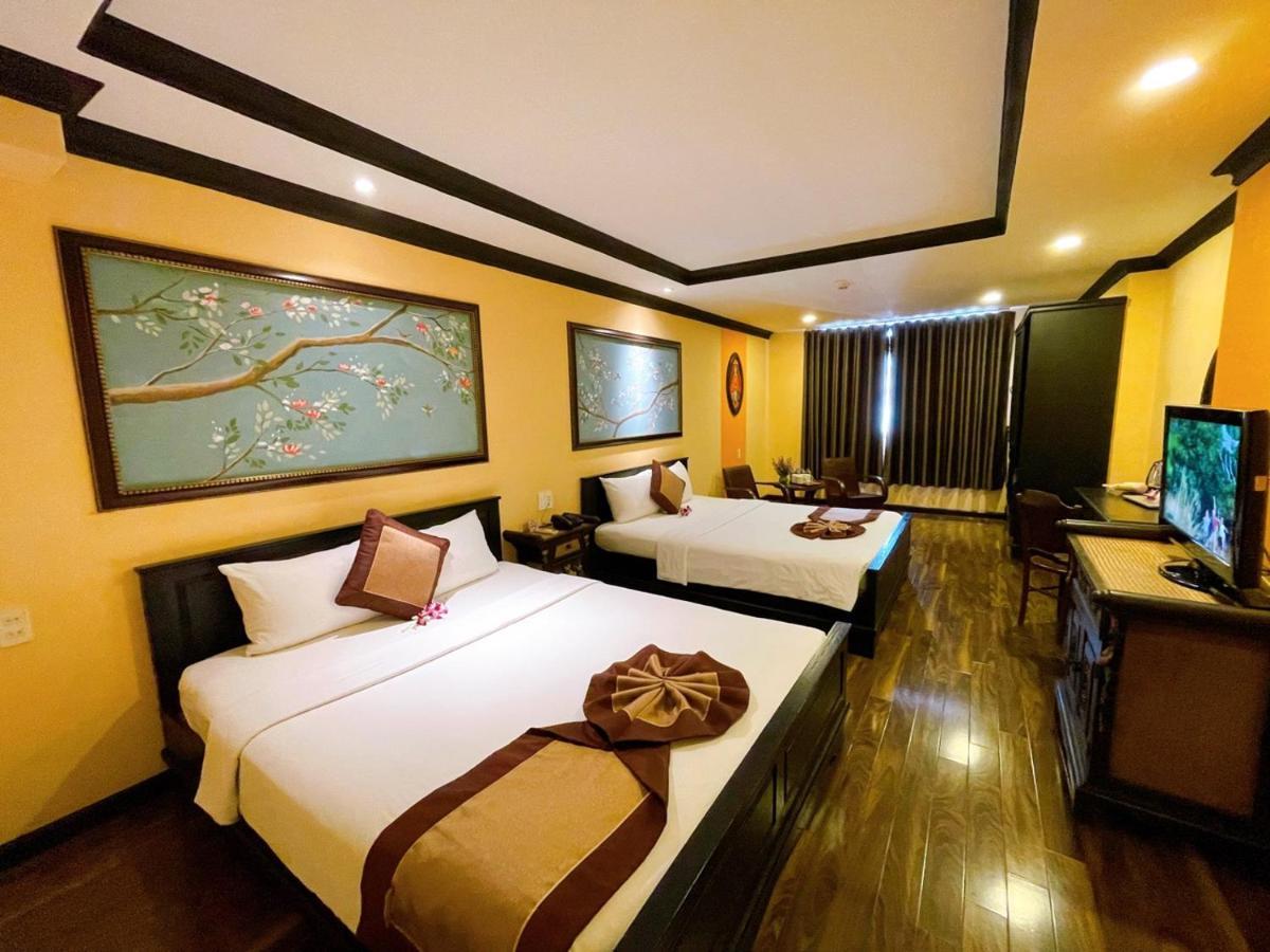 Ipeace Hotel - Bui Vien Walking Street Хошимін Екстер'єр фото
