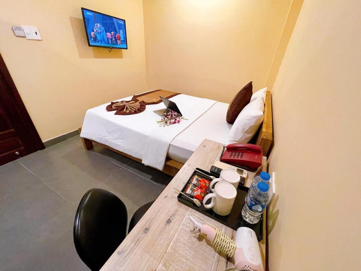 Ipeace Hotel - Bui Vien Walking Street Хошимін Екстер'єр фото