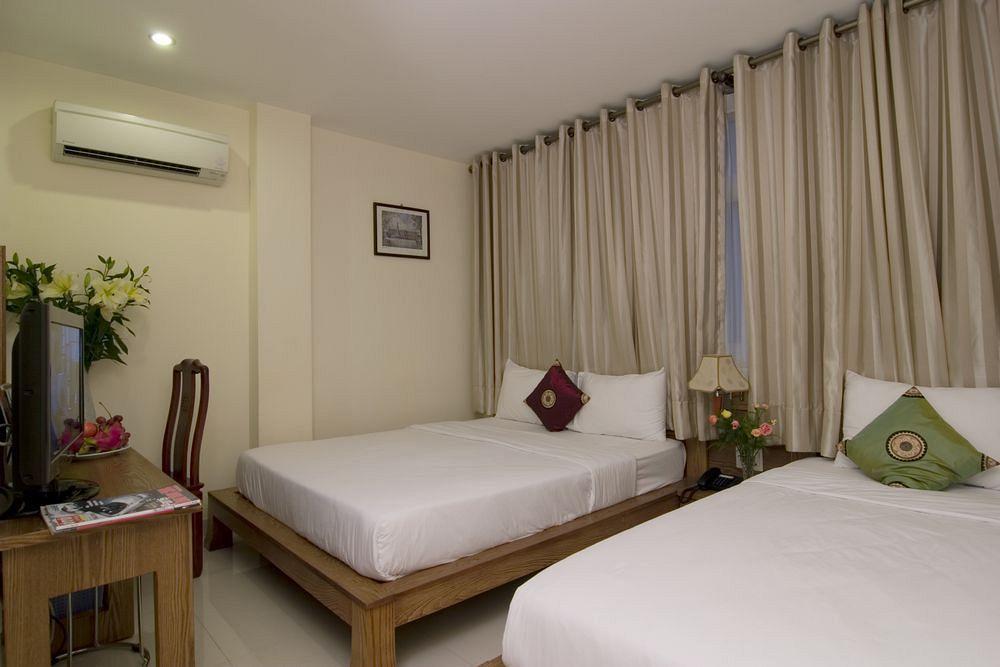 Ipeace Hotel - Bui Vien Walking Street Хошимін Екстер'єр фото
