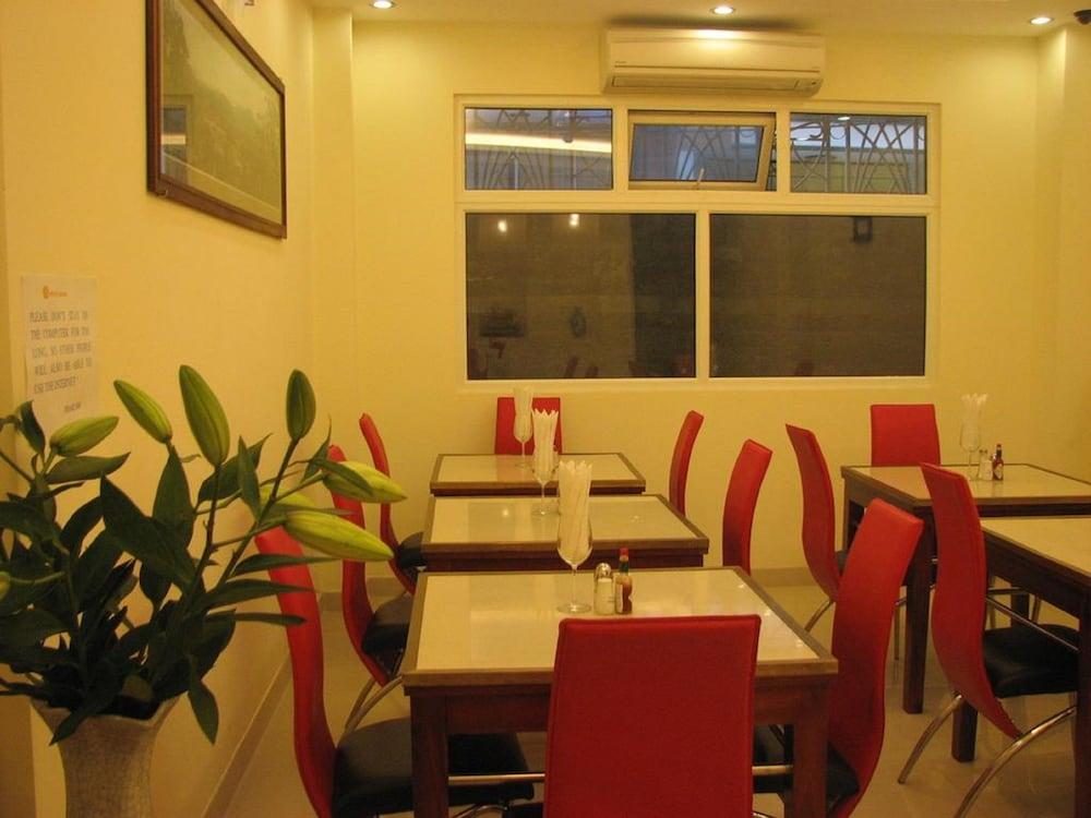 Ipeace Hotel - Bui Vien Walking Street Хошимін Екстер'єр фото