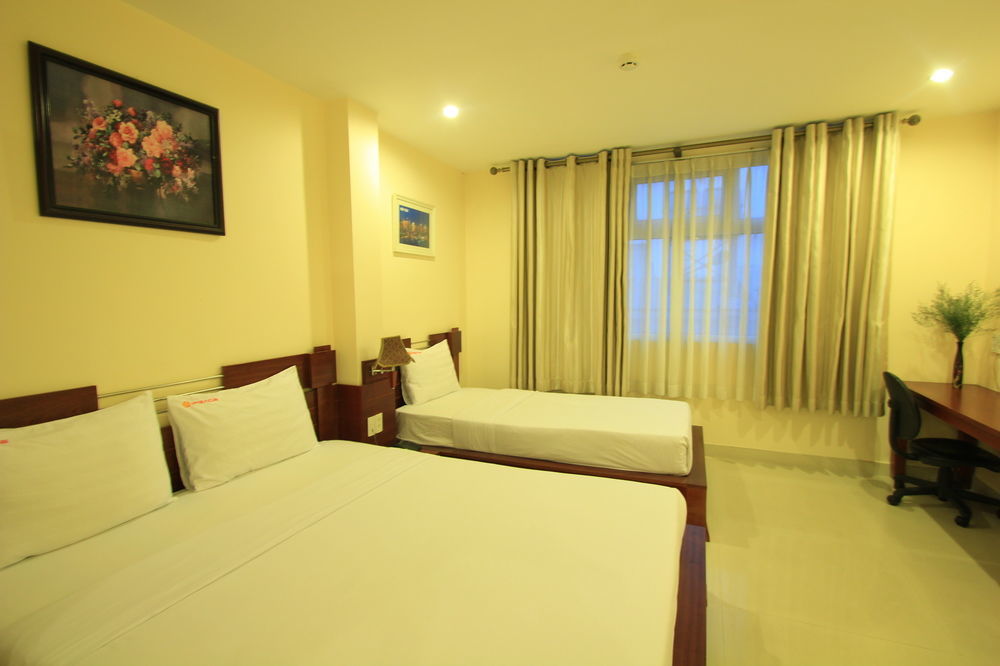 Ipeace Hotel - Bui Vien Walking Street Хошимін Екстер'єр фото