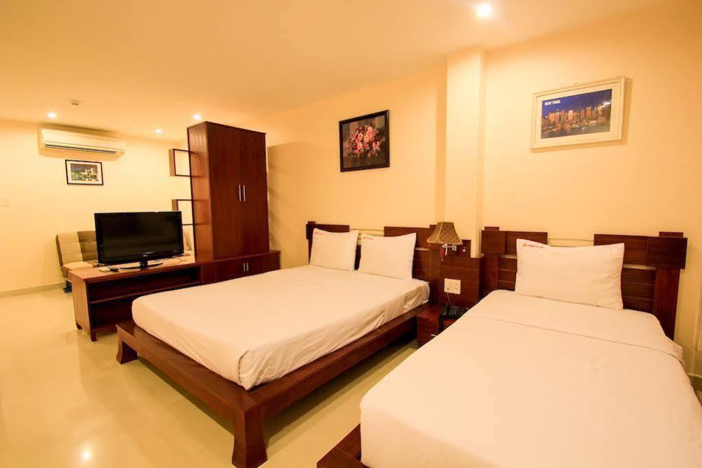 Ipeace Hotel - Bui Vien Walking Street Хошимін Екстер'єр фото